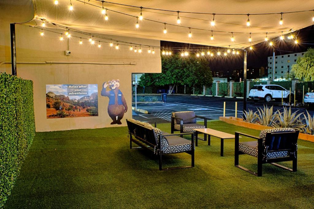 weekend stay at City Center Downtown Motel in Phoenix